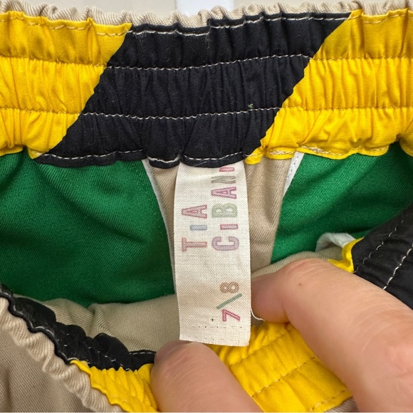 Tia Cibani

Kids Go Mix Pull On Reflective Gym Shorts size 7/8 - Picture 4 of 5